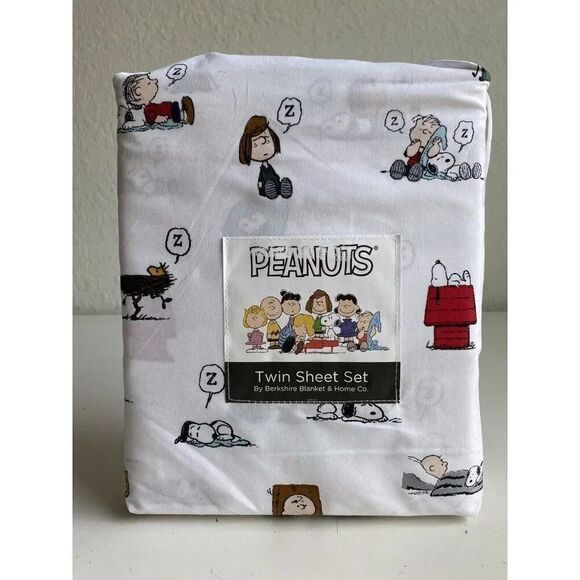 Peanuts Snoopy Woodstock Charlie Brown Linus Sally TWIN Size Soft Sheet Set NEW - Picture 1 of 12